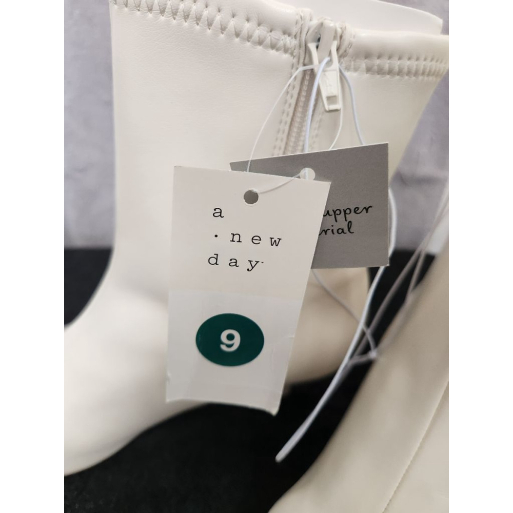 A New Day White Lonnie Ankle Boots Size 9 - Picture 11 of 14